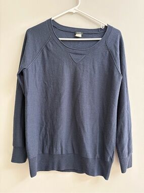 Vintage J.Crew Women's Dark Navy Scoopneck 100% Merino Wool Sweatshirt/Sweater